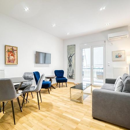 Stylish, Sunny New 2 Bedroom, Prime Central Афины Экстерьер фото