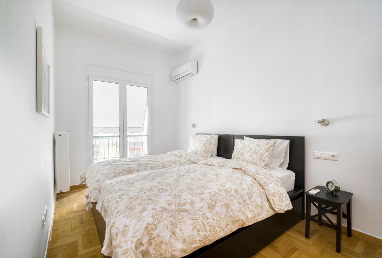 Stylish, Sunny New 2 Bedroom, Prime Central Афины Экстерьер фото