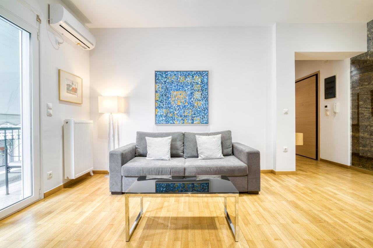 Stylish, Sunny New 2 Bedroom, Prime Central Афины Экстерьер фото