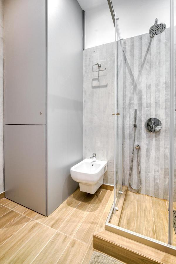 Stylish, Sunny New 2 Bedroom, Prime Central Афины Экстерьер фото