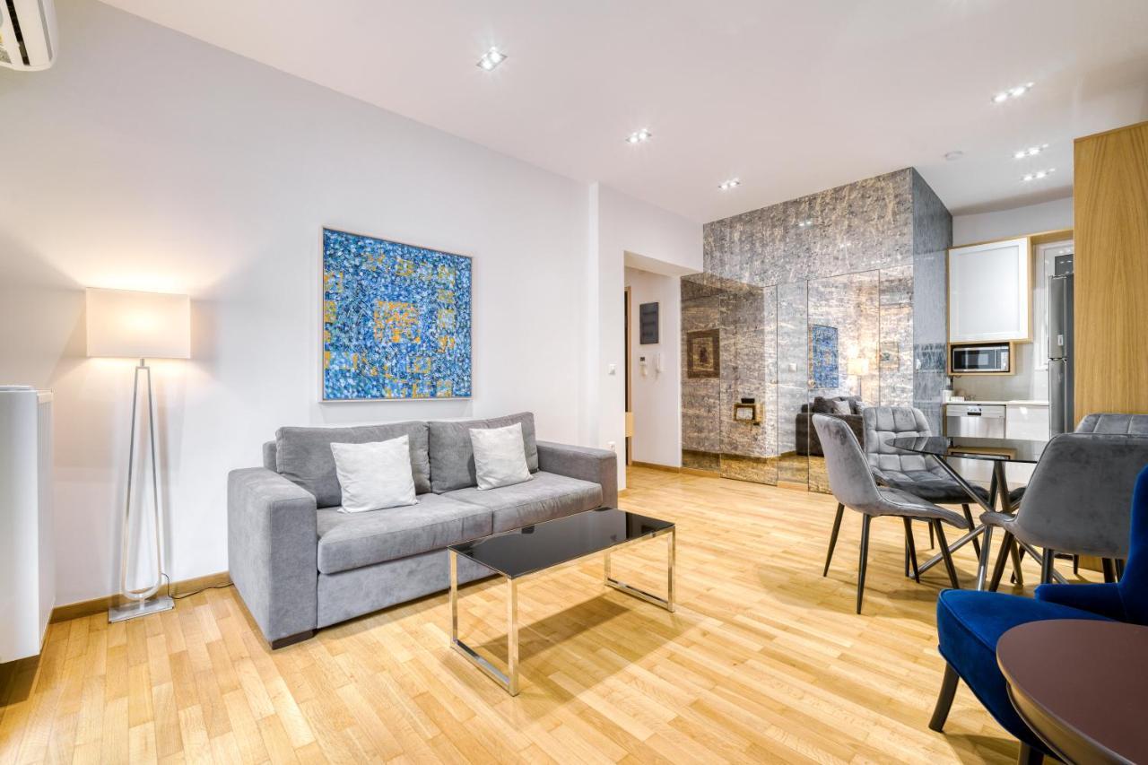 Stylish, Sunny New 2 Bedroom, Prime Central Афины Экстерьер фото